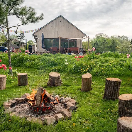 Prirodni Dum V Duchu Velryby V Polabi Holiday home Kamenne Zbozi